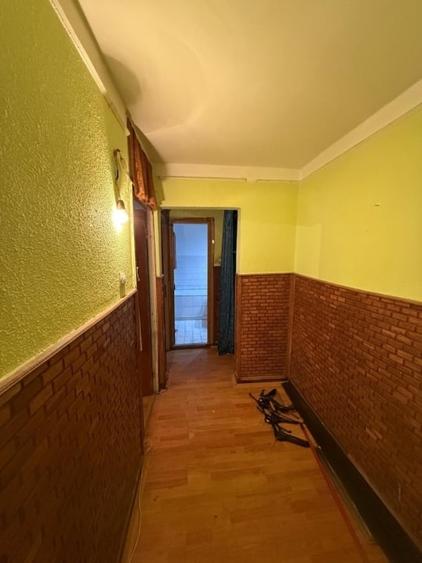 Etaj 2 - Dacia - Piata - 3 camere decomandat - liber - 8