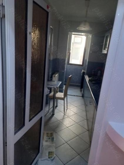 Inchiriez ap 3 cam dec etaj 3 - 6