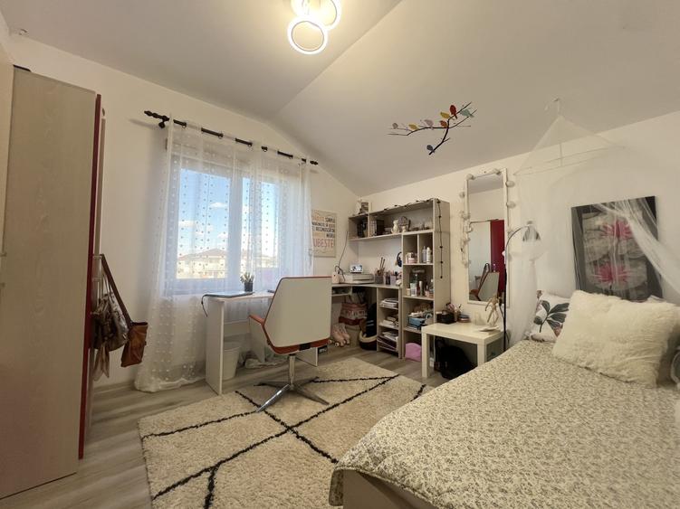 Duplex cu 4 camere cu Canalizare în Chișoda