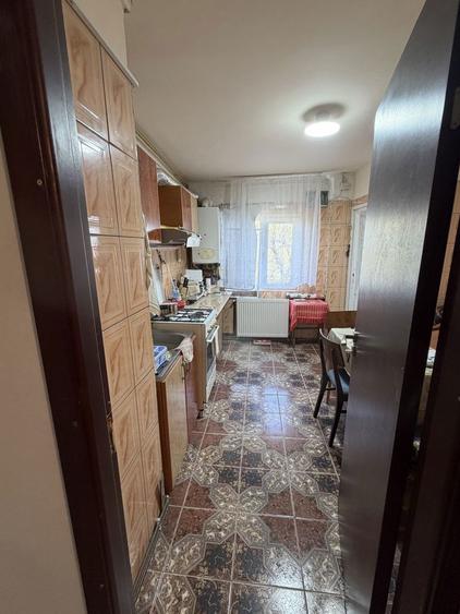 Vand Apartament cu 2 camere - 2