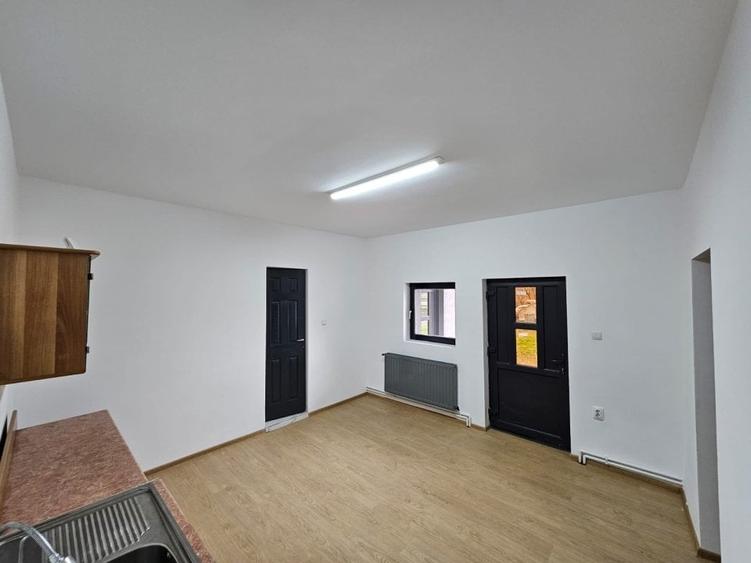 Casa de Vanzare Complet Renovata ! - 8