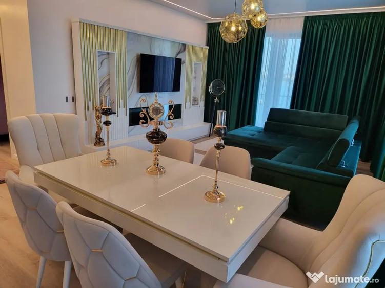 Apartament cu 4 camere decomandat în Central