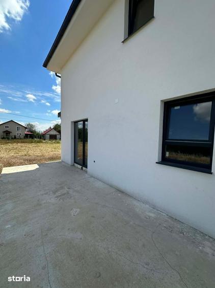 Casă cu 4 camere decomandat cu Teren 525 Mp în Central