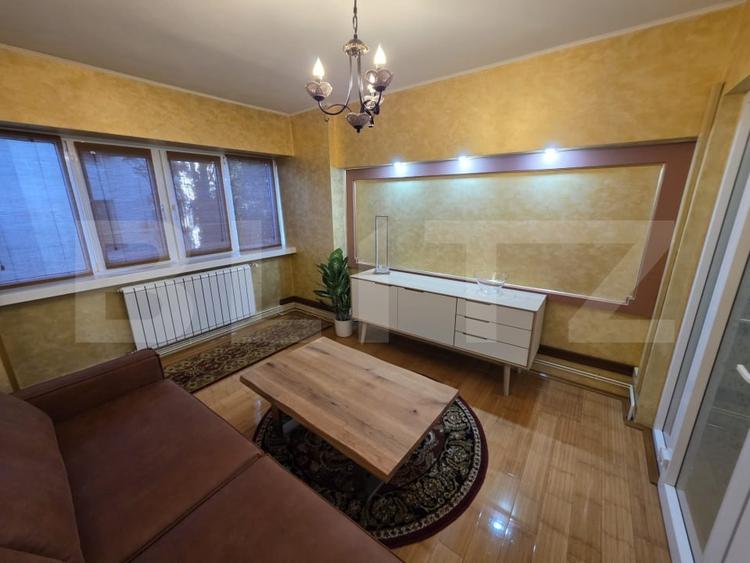 Apartament cu 4 camere decomandat, mobilat în Ultracentral