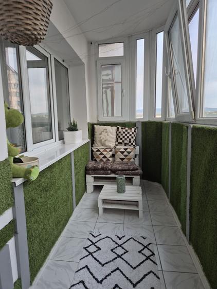 Apartament cu 3 camere decomandat în Exterior Vest