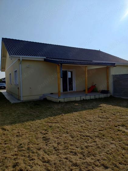 Casă cu 3 camere cu Teren 254 Mp în Bazoș