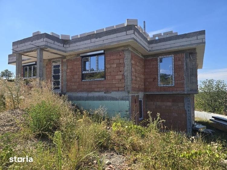 Casă cu 4 camere cu Teren 172 Mp în Oncea