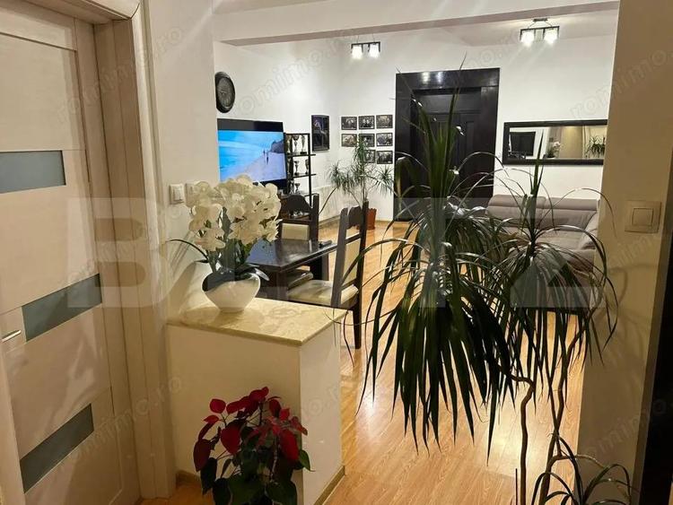 Apartament cu 3 camere decomandat, mobilat în Titulescu