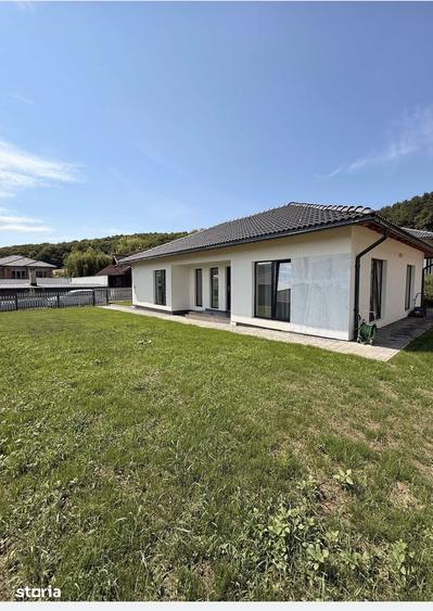 Casă cu 4 camere cu Teren 500 Mp în Baciu