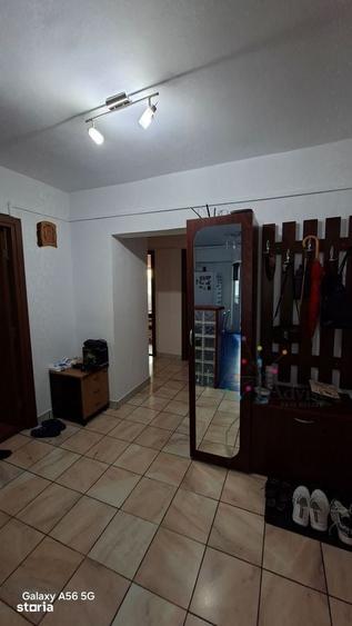 Apartament cu 3 camere decomandat în Scriitorilor