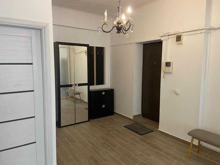 Apartament 3 camere zona Strand 2 - 7