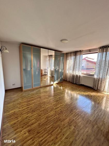 Casă cu 4 camere cu Teren 245 Mp în Domnești