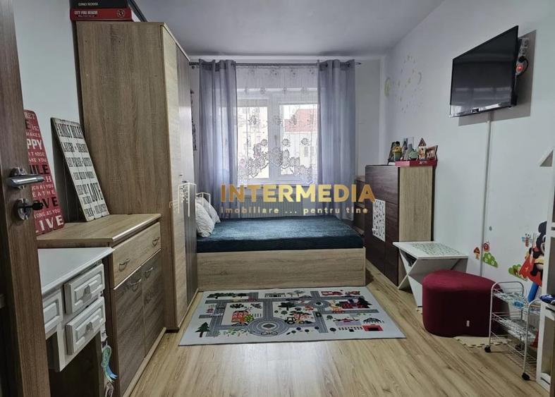 Apartament 3 camere CETATE Bulevard Etaj3 Renovat Total Mobilat Beci Parcare - 8