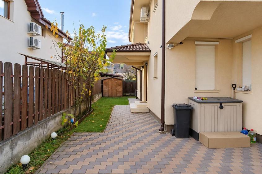 Duplex cu 4 camere cu Teren 200 Mp în Florești