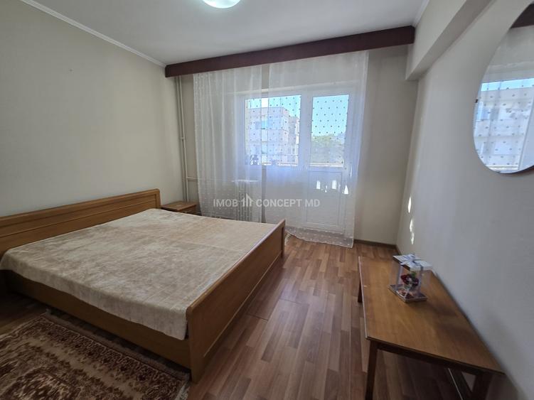 Apartament cu 3 camere decomandat, mobilat în P-ța Mihai Viteazu