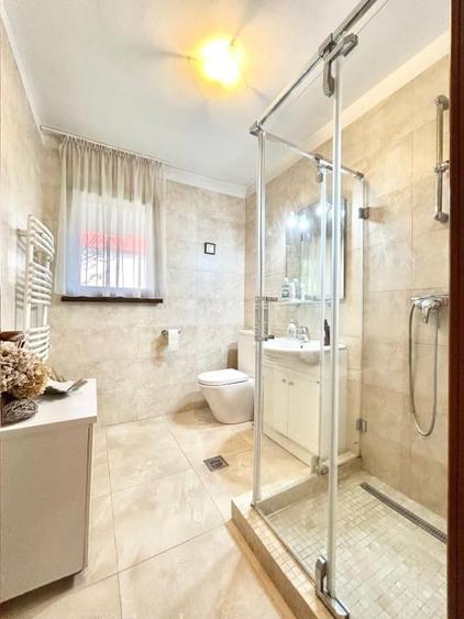 Casă individuală cu 5 camere cu Canalizare în Odăile