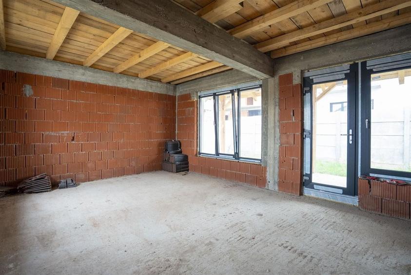 Casă individuală cu 3 camere cu Canalizare în Betfia