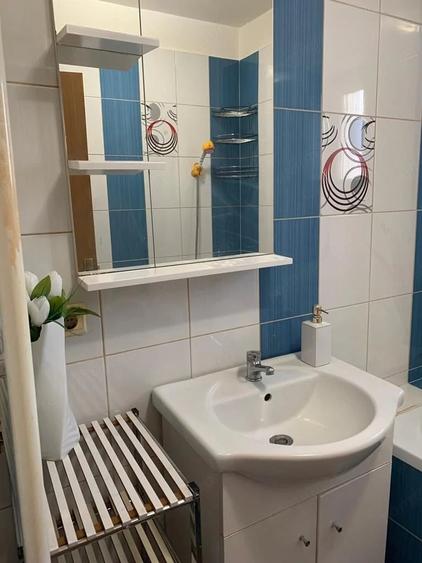 Apartament cu 3 camere decomandat în Dumbrăvița
