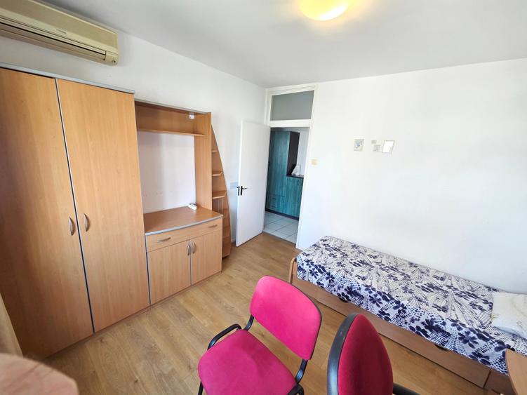 Apartament cu 3 camere decomandat, mobilat în Octavian Goga
