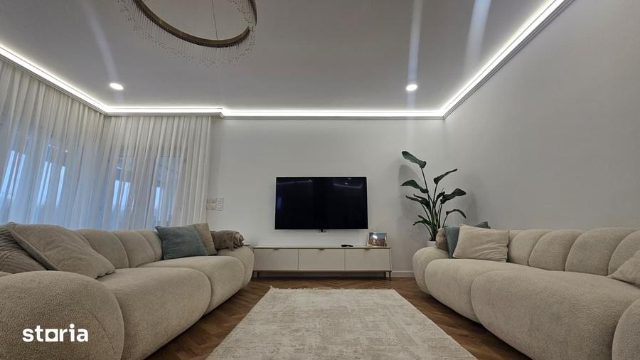 Casă cu 4 camere cu Teren 2100 Mp în Șcheia