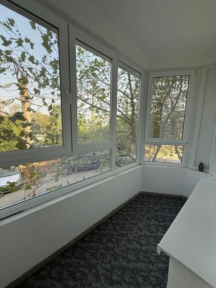 Apartament cu 3 camere decomandat în Exterior Vest
