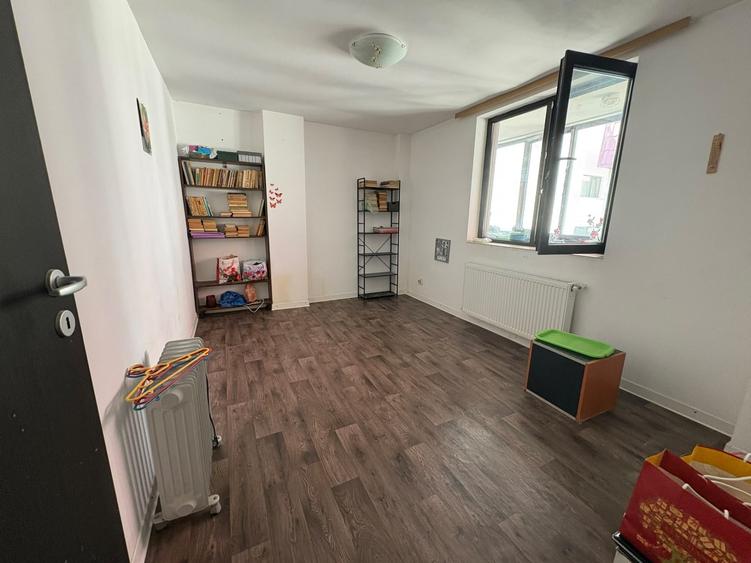 Apartament cu 2 camere decomandat în Sebastian