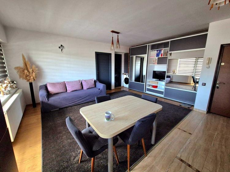 Apartament cu 2 camere semidecomandat în Florești