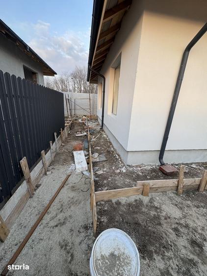 Casă cu 3 camere cu Teren 285 Mp în Clinceni