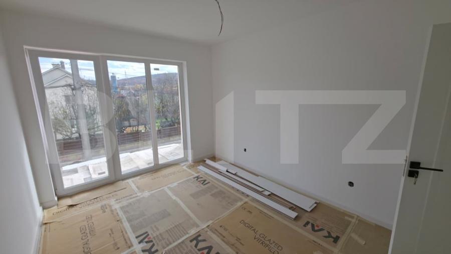 Apartament cu 3 camere decomandat în Calea Moldovei