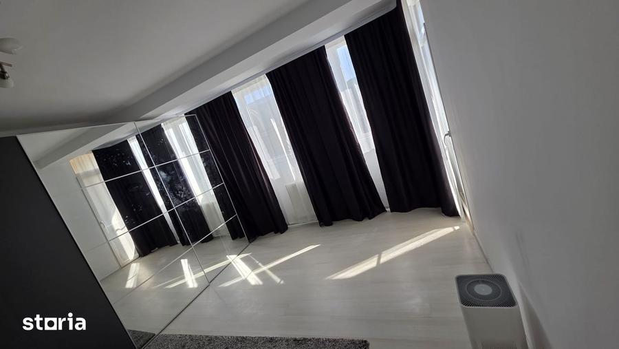 Casă cu 5 camere cu Teren 250 Mp în Central