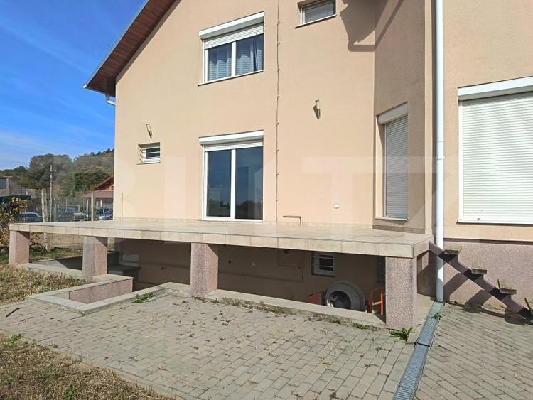 Casă individuală cu 4 camere cu Canalizare în Exterior Est