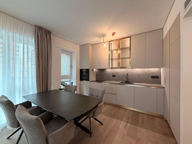 Apartament cu 3 camere, mobilat în Politehnica