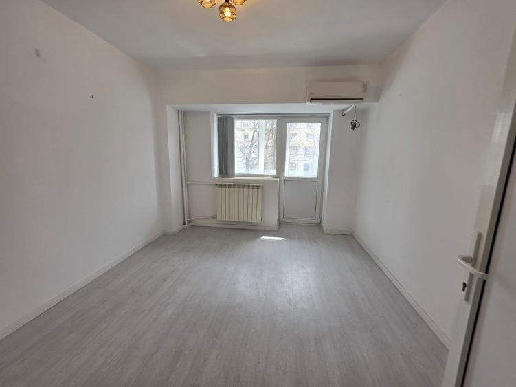 B-ul Unirii, rond Alba Iulia, pe Decebal, 15 minute metrou Piata Muncii - 1