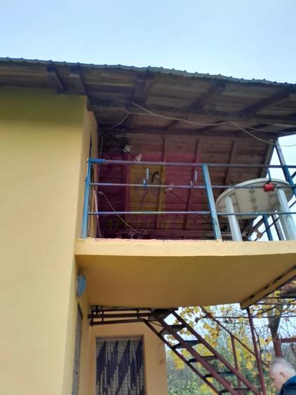 Casă cu 3 camere cu Teren 15000 Mp în Bărcănești