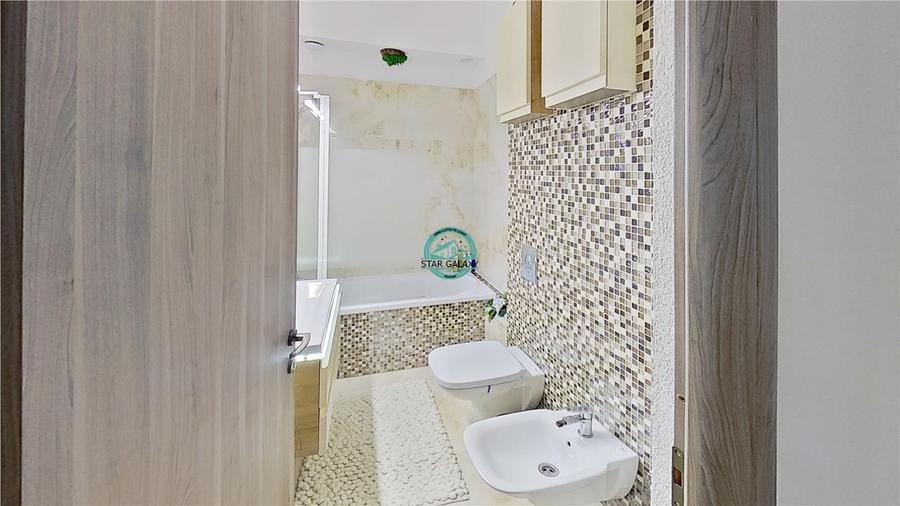 Vand apartament cu 4 camere in Vila, 2 bai, teren privat 114mp, str Papiul Ilari - 13