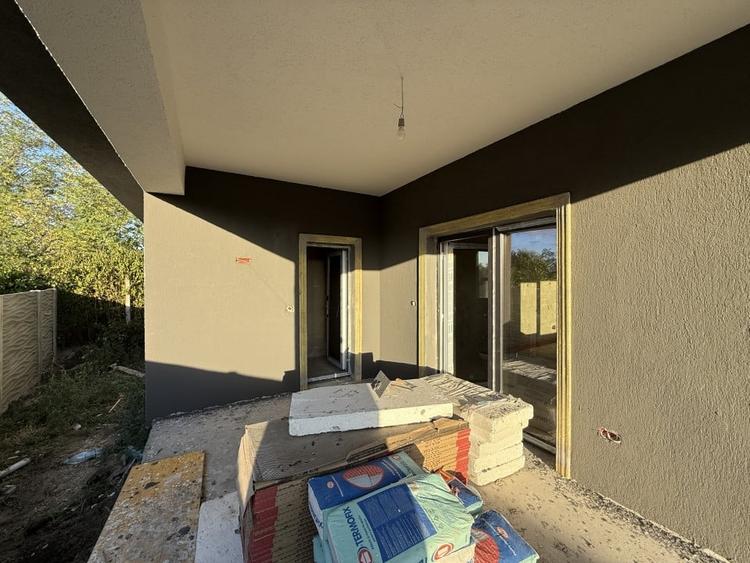 Casa individuala, 4 camere, 2 bai, 110 mp utili, 408mp teren in Utvin - 14