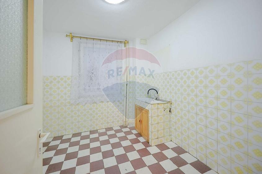Apartament cu 3 camere de vanzare, in zona Rogerius - 4