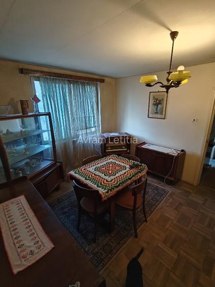 Vand apartament 2 camere confort 1 semidecomandat zona Abator