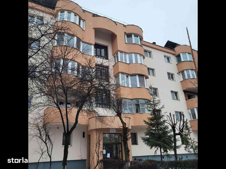 Vand apartament 2 camere in Plopilor - 1
