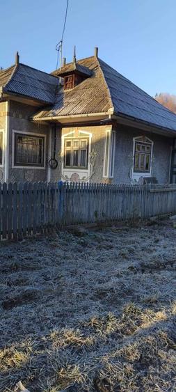 Casa de vanzare pe Valea Bistritei la strada, langa scoala Pr. Pantei - 2