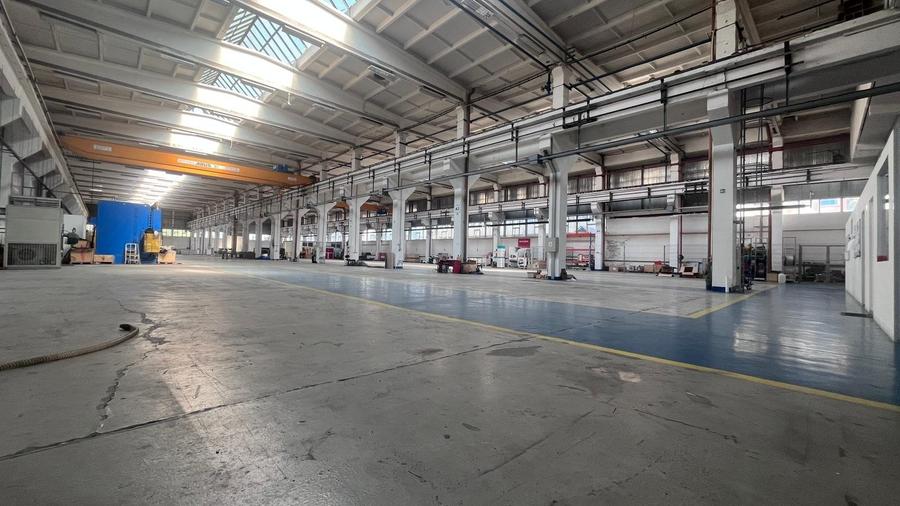 Hală industrială de închiriat – 3739 mp, pod rulant, acces TIR-Zona Astra - 2