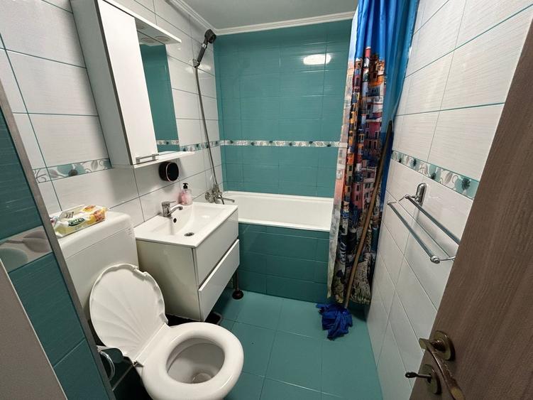 Apartament cu 3 camere decomandat în Iosia