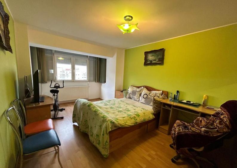 - Apartament 3 camere decomandat, zona Calarasilor. - 9