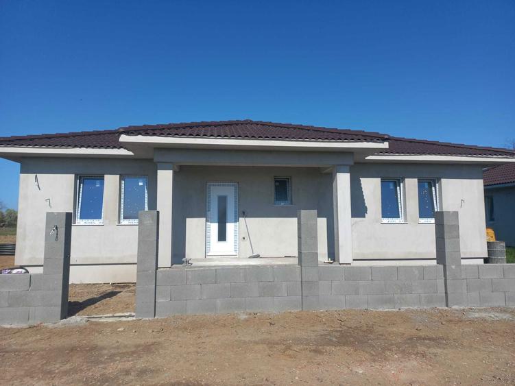 Case de vanzare, Comuna Botiz, Str Linistei - 1