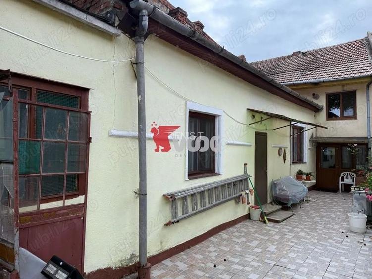 Casa cu gradina in zona Lunei Casa cu gradina in zona Lunei