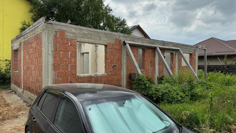 Teren cu casa la rosu in Domnesti - 2