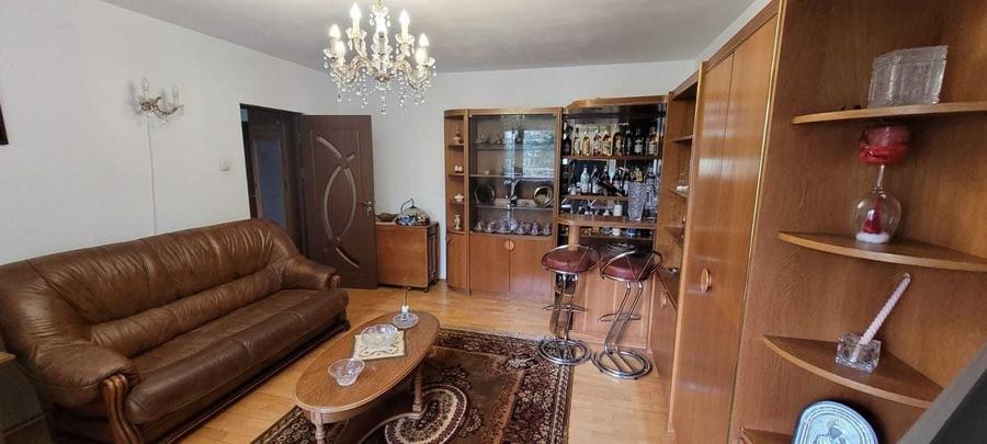 Apartament cu 3 camere decomandat în Sălaj
