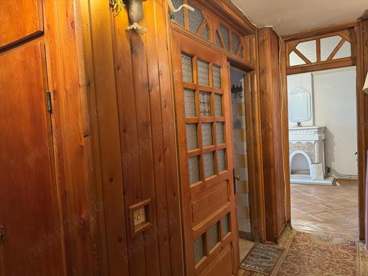 Apartament cu 4 camere decomandat în Central