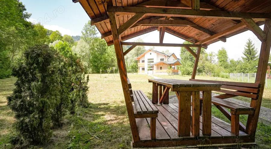 Vand 2 case de vacan?a pe malul Lacului Paltinu - 2