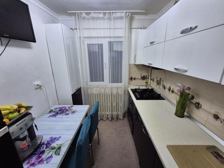 Apartament 3 camere etaj 4 de vanzare Podu Ros, Aleea Rozelor, - 1